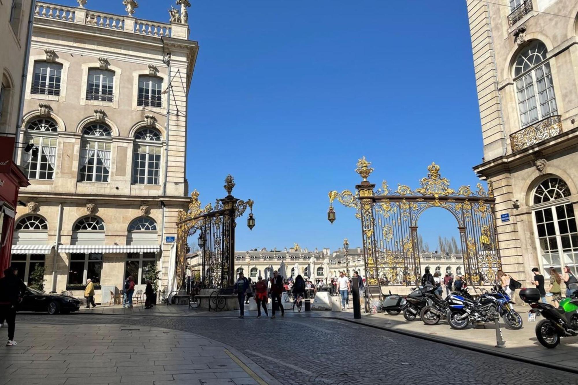 Le Dominicains Appartement Au Calme Aux Portes De La Place Stanislas Nancy Luaran gambar